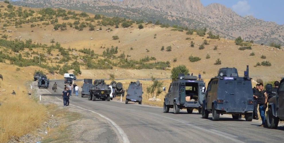 Leşkeran bi ser gundan de girt û jin derb kirin