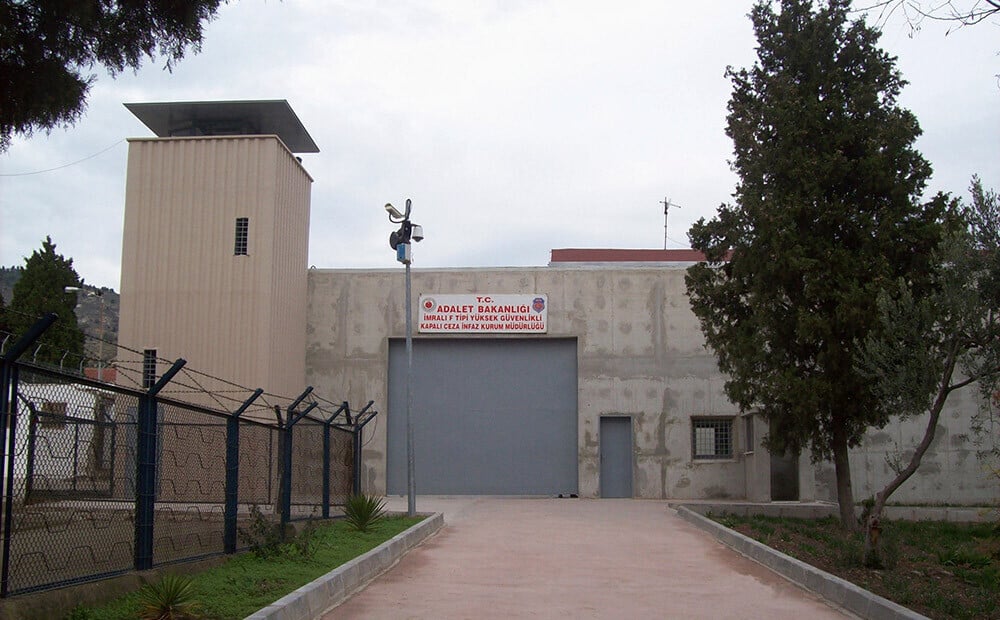 Parêzerê Ocalan xwest Wezîrê Dadê li ser gotinên xwe bisekine