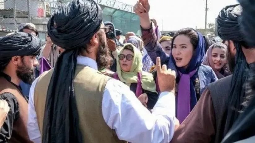 Talîban zextên xweyên li ser jinan didomîne