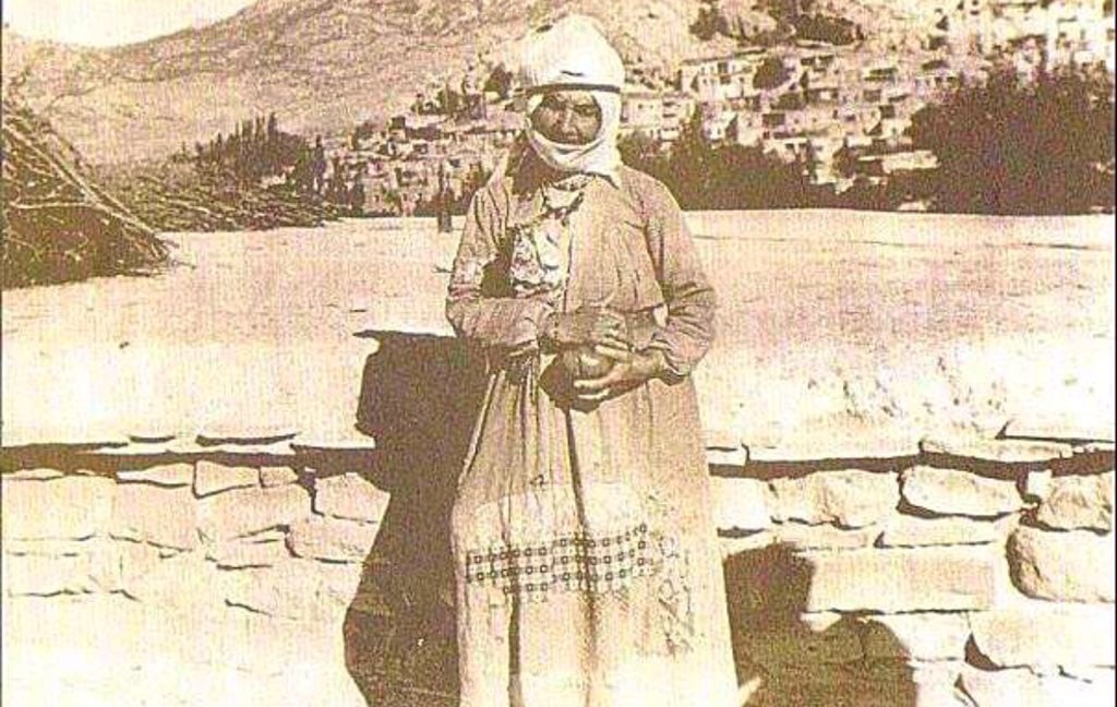Ji civaka me jineka awarte: Eyşoya Dîn