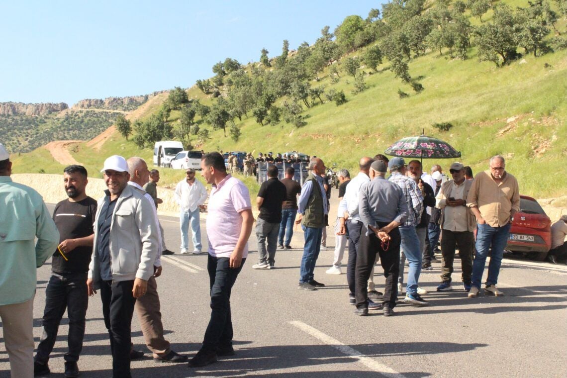 Leşkeran gundê Zivinga Şikakayê qedexe kir