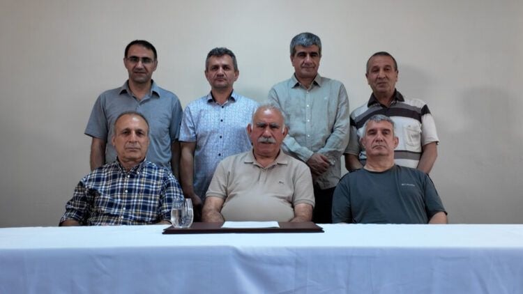 Buroya Hiqûqê ya Sedsalê: Malbatan li Îmraliyê hevdîtin pêk anî