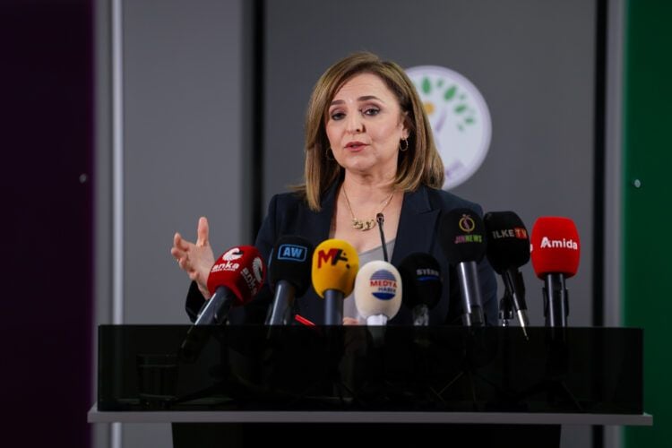 Ayşegul Dogan: Ji bo aştiyê divê gavavêtin bi derengî neyê xistin