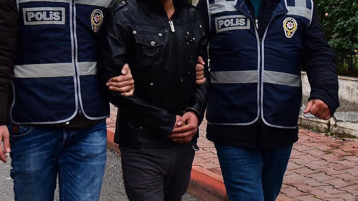 9 kesên li Amedê hatibûn binçavkirin, hatin berdan