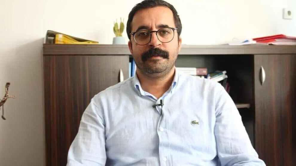 Hem muzakerevanê sereke be hem jî dîlgirtî be, bi vî rengî nabe