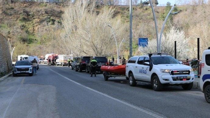 Di Çemê Munzurê de cenazeyê jinekê hate dîtîn