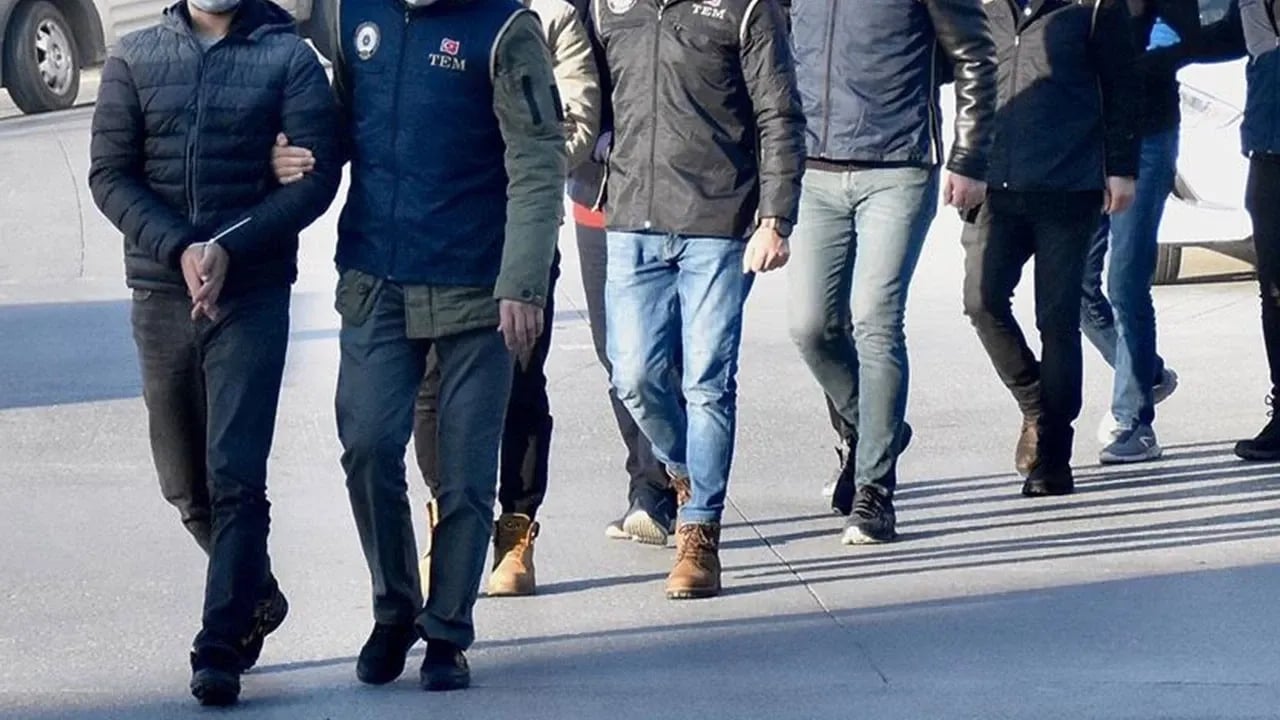 Koma C31K'î reyna rojev de ya: Amadekarîya hêrişê wendegehan kerdênê
