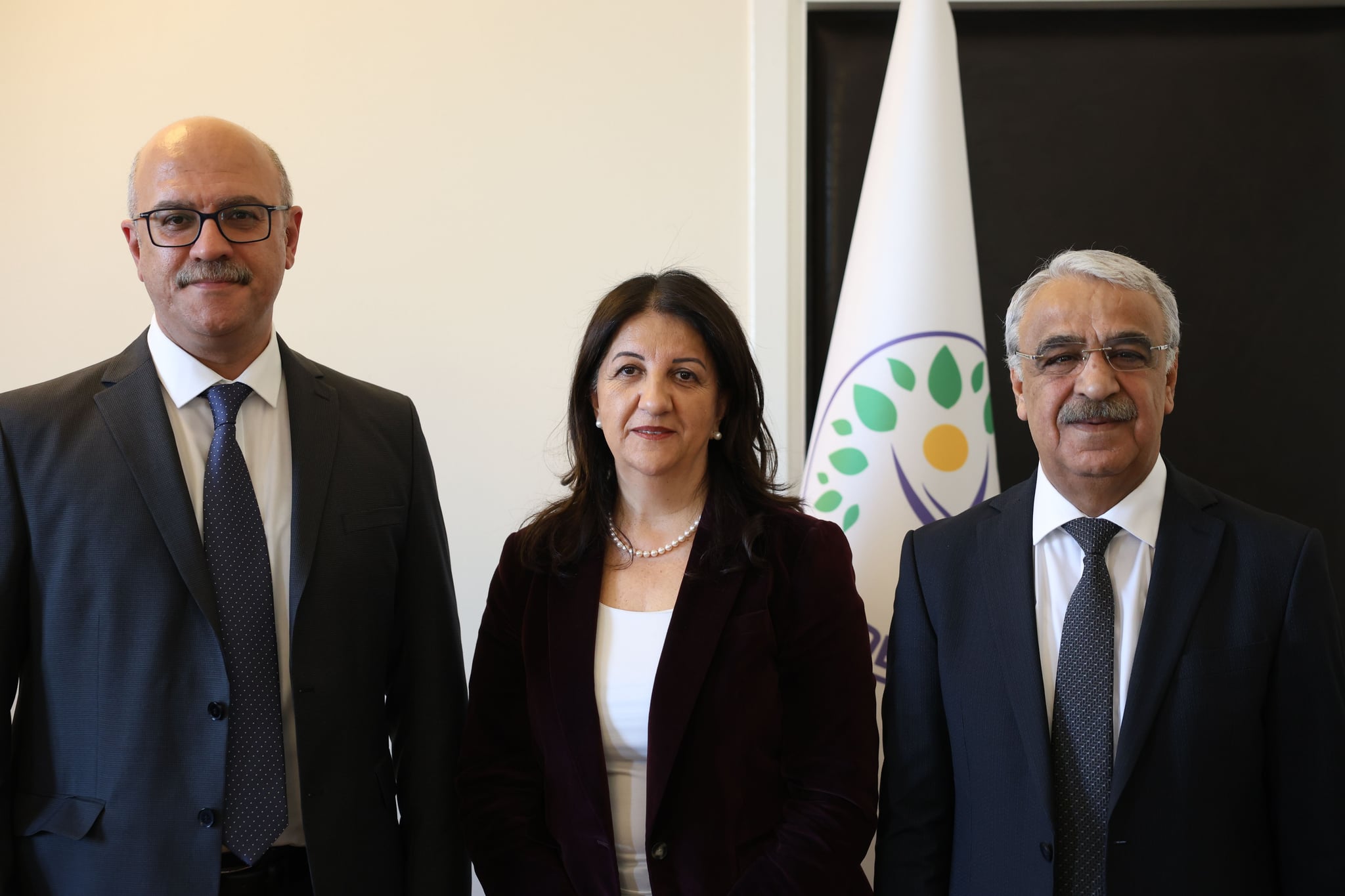 Heyetê DEM Partîye Girawa Îmraliyî de yo