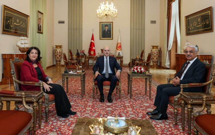 Heyeta Îmraliyê bi Numan Kurtulmuş re hevdîtin pêk anî