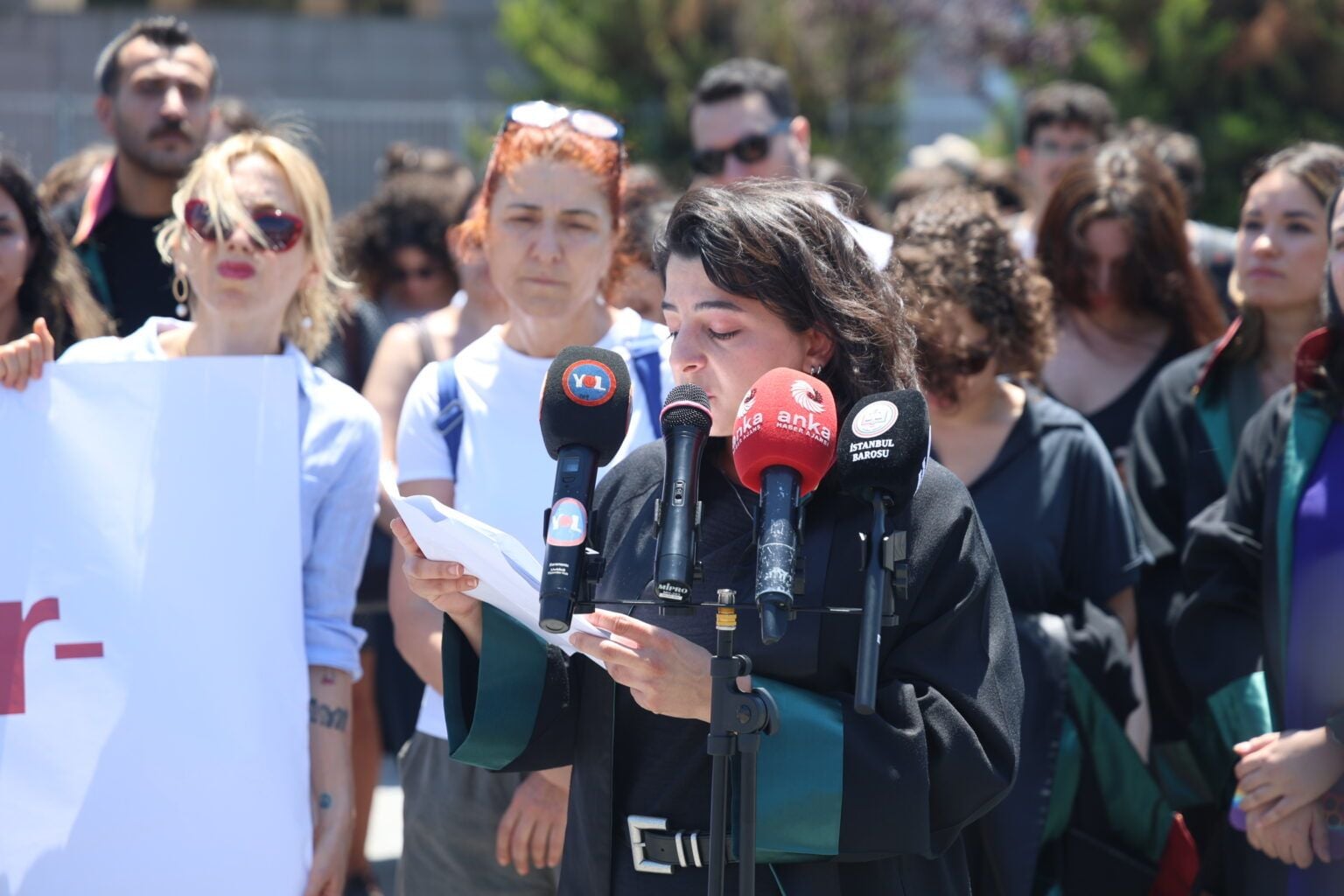 Saziyên hiqûqnasan xwestin ku endamên ÇHDê bên berdan