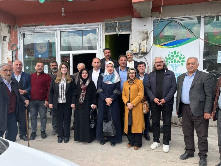 Înîsiyatifa Yekîtiya Demokratîk li Erziromê civînek li dar xist