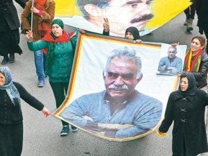 Vengê Aytene, dêsanê Gebze ra derbas bi û kewt zerrîya komelî