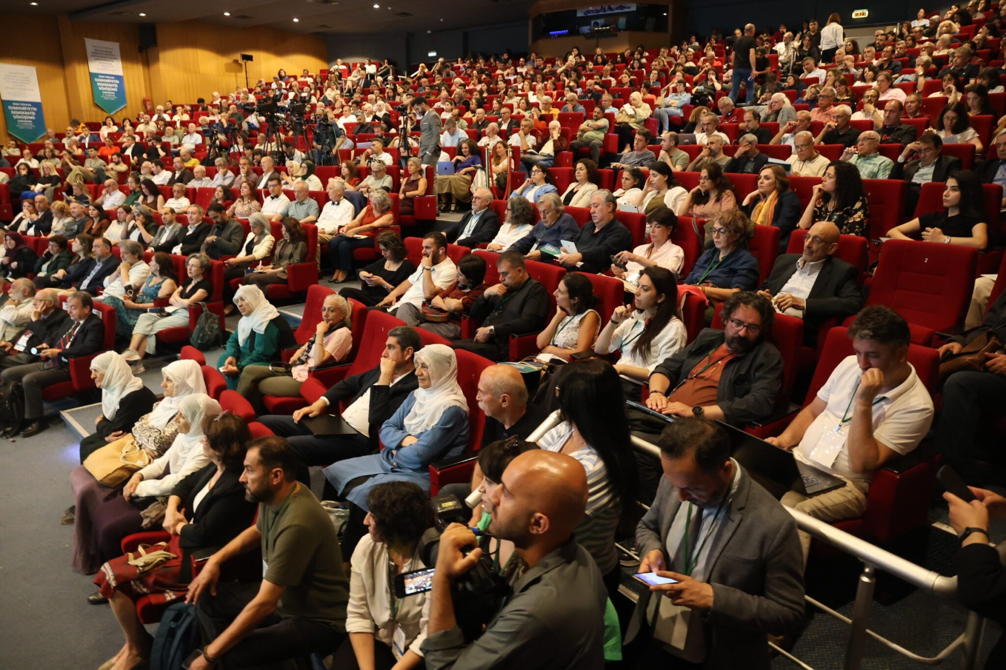 ‘Komarek demokratîk bê Kurdan nabe’