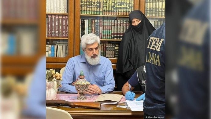 Alparslan Kuytul û hevjîna xwe hatin binçavkirin