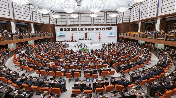 AKP pêşnûmeyê neda DEMê, DEMê jî helwesta AKPê red kir