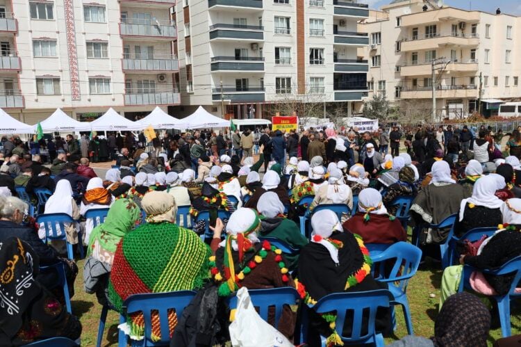 Mîhrîcana rojbûna Rêberê Gelê Kurd Abdullah Ocalan destpêkir