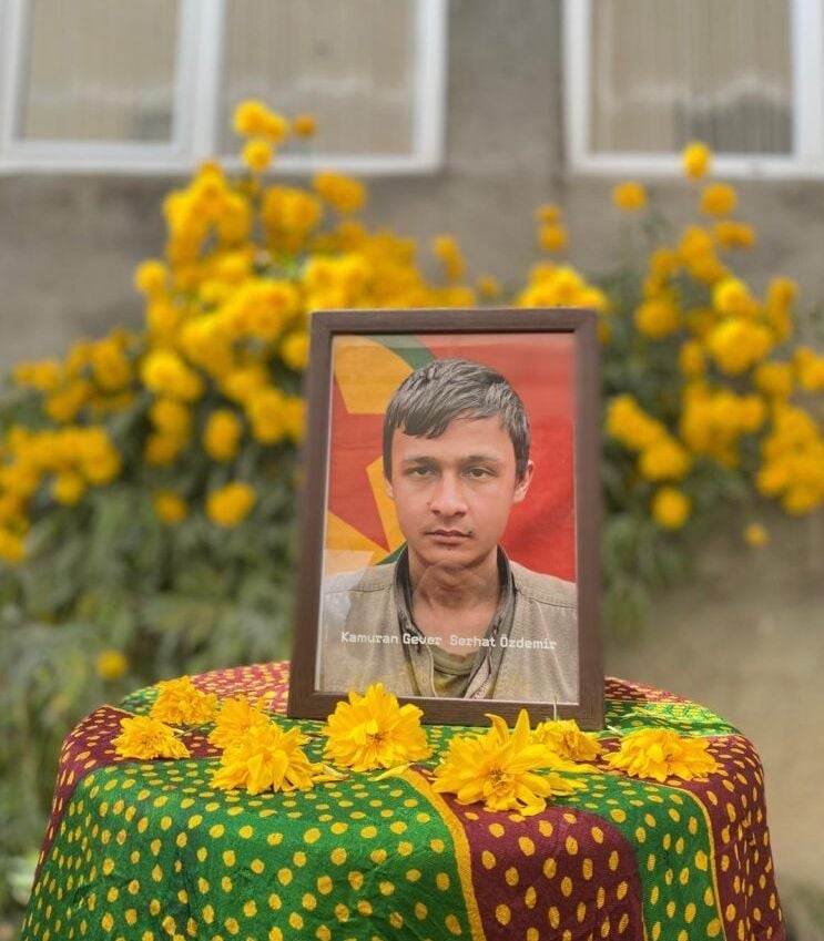 Ji bo şehîd Serhat Ozdemîr li Geverê şîn hat danîn