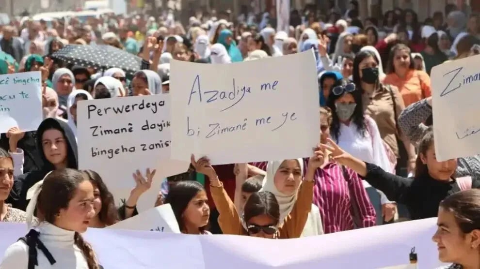 Rojawan de perwerdeyê kurdkî ame fermîkerdene