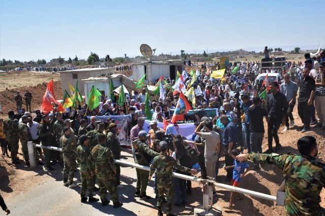 Şêniyên Til Temirê  li pêş barageha Rûsyayê çalakî li dar xist