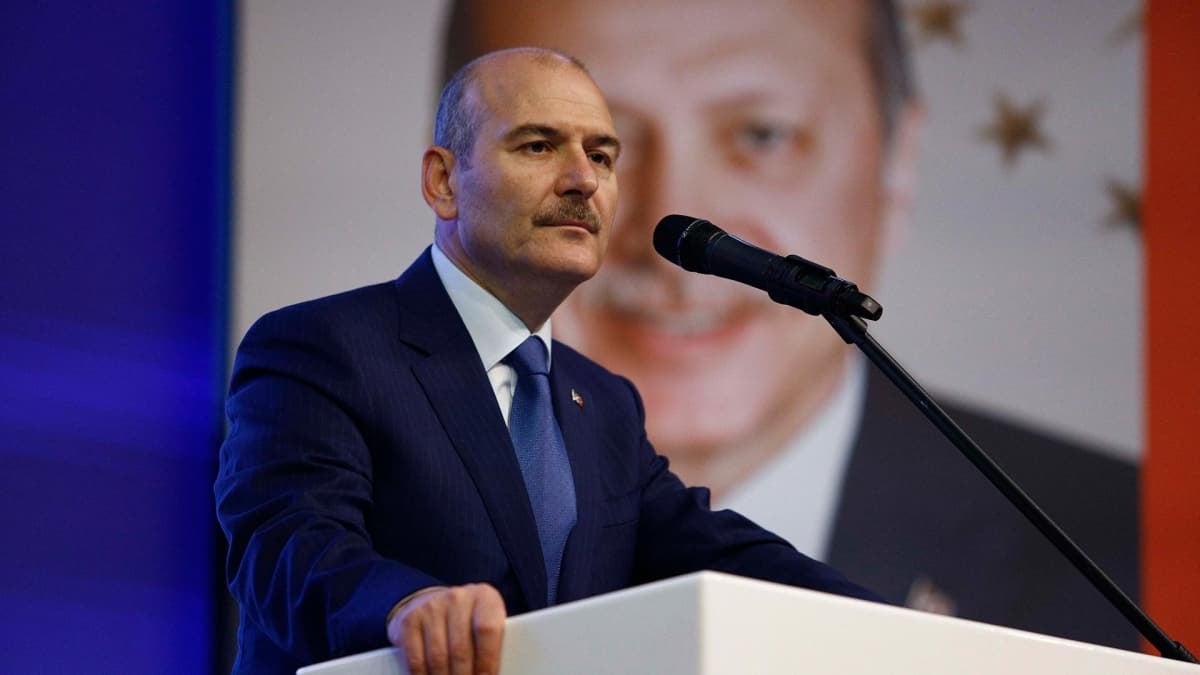Şerê navxweyî yê AKP’ê bi îstifaya Soylû didome