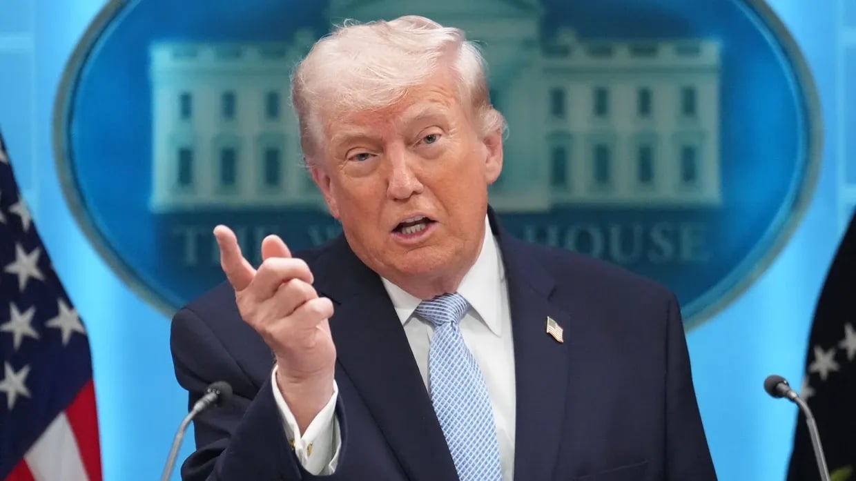 Trump dixwaze endamên NATOyê ceza bike