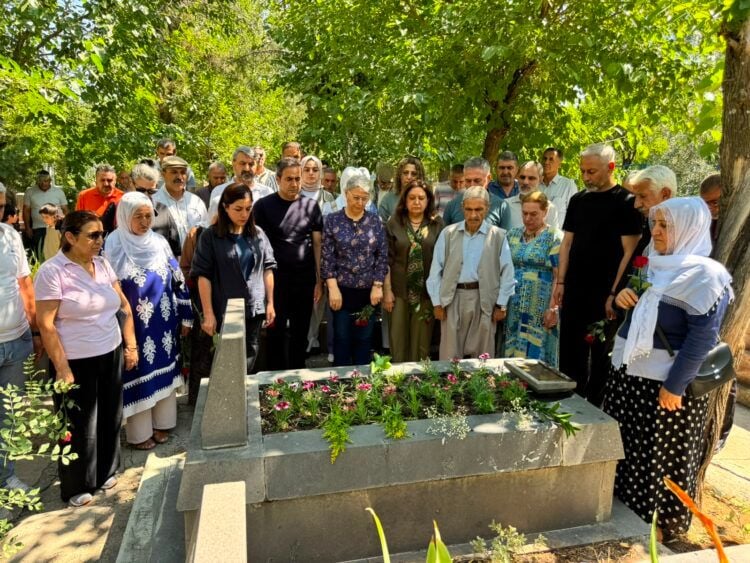 Vedat Aydin li ser gora xwe hate bibîranîn