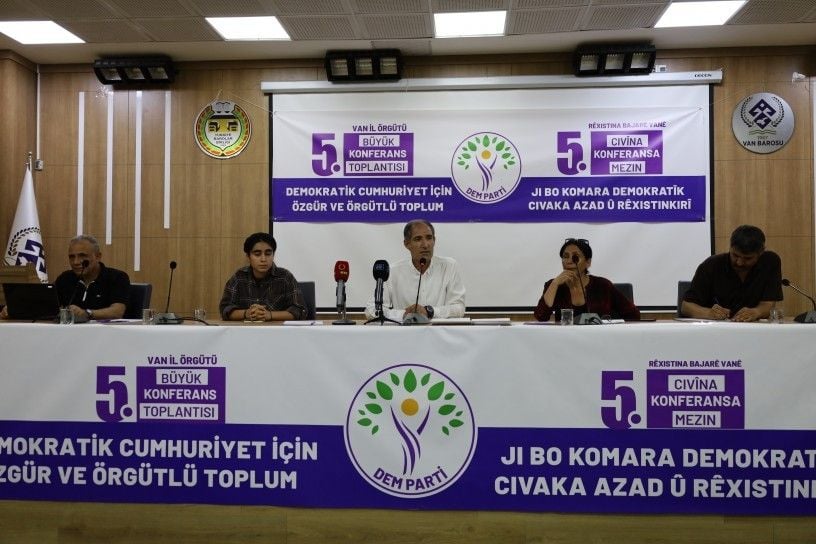 Ji DEM Partiyê li Wanê Civîna Konferansa Mezin