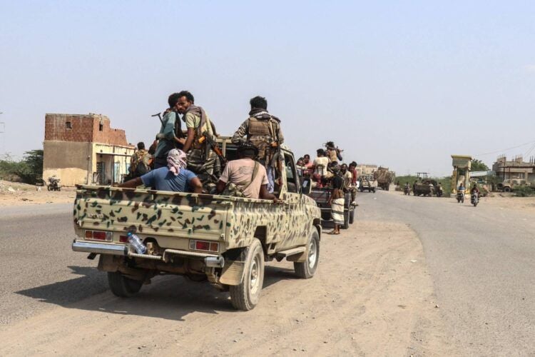 Hûsîyan bi êrîşanê xo yê vera Erebîstana Siûdî de 73 kesî birîndar kerdî