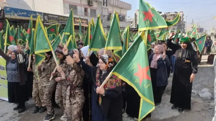 Artêşeke nûjen a Sûriyeyê bi pêşengiya jinan pêkan e