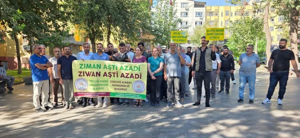 Çareserî bi naskirina nasnameya Kurdan pêkan e