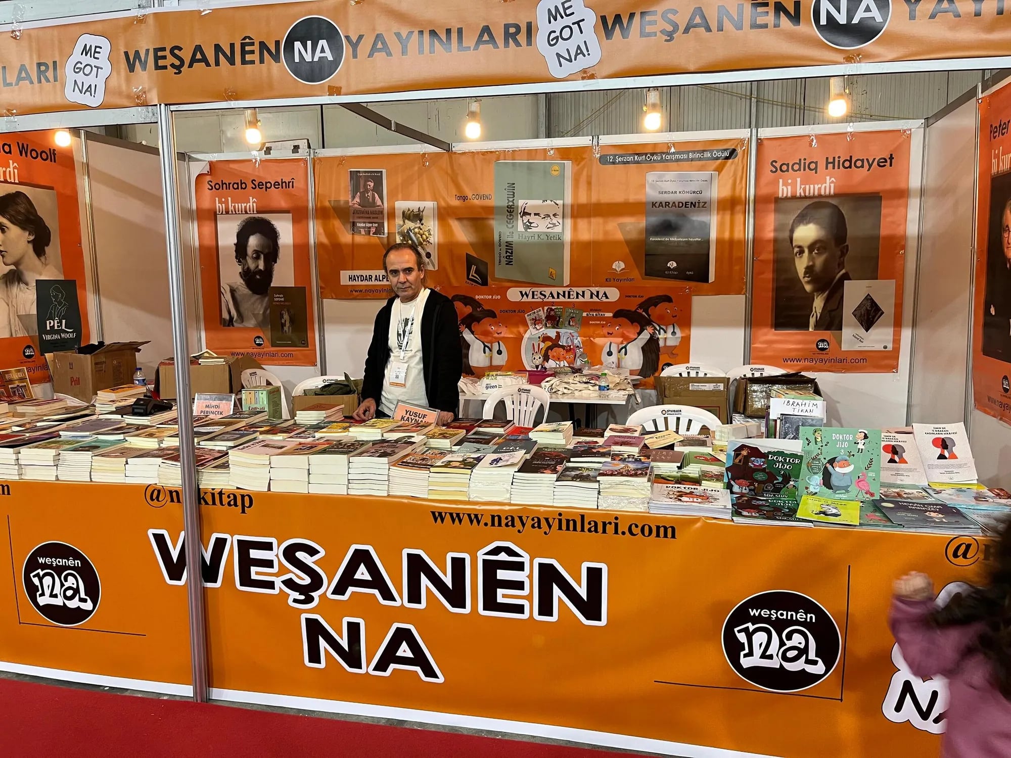 Weşanger Berfo Barî xwest pêşangehên alternatîf pêk bên