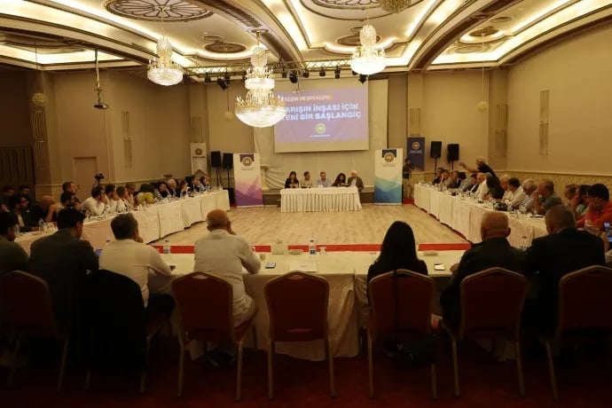Tuncer Bakirhan: Divê gavên pêwîst bên avêtin