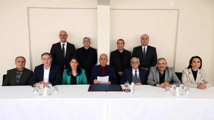 Şandeya DEM Partiyê ji Îmraliyê vegeriya