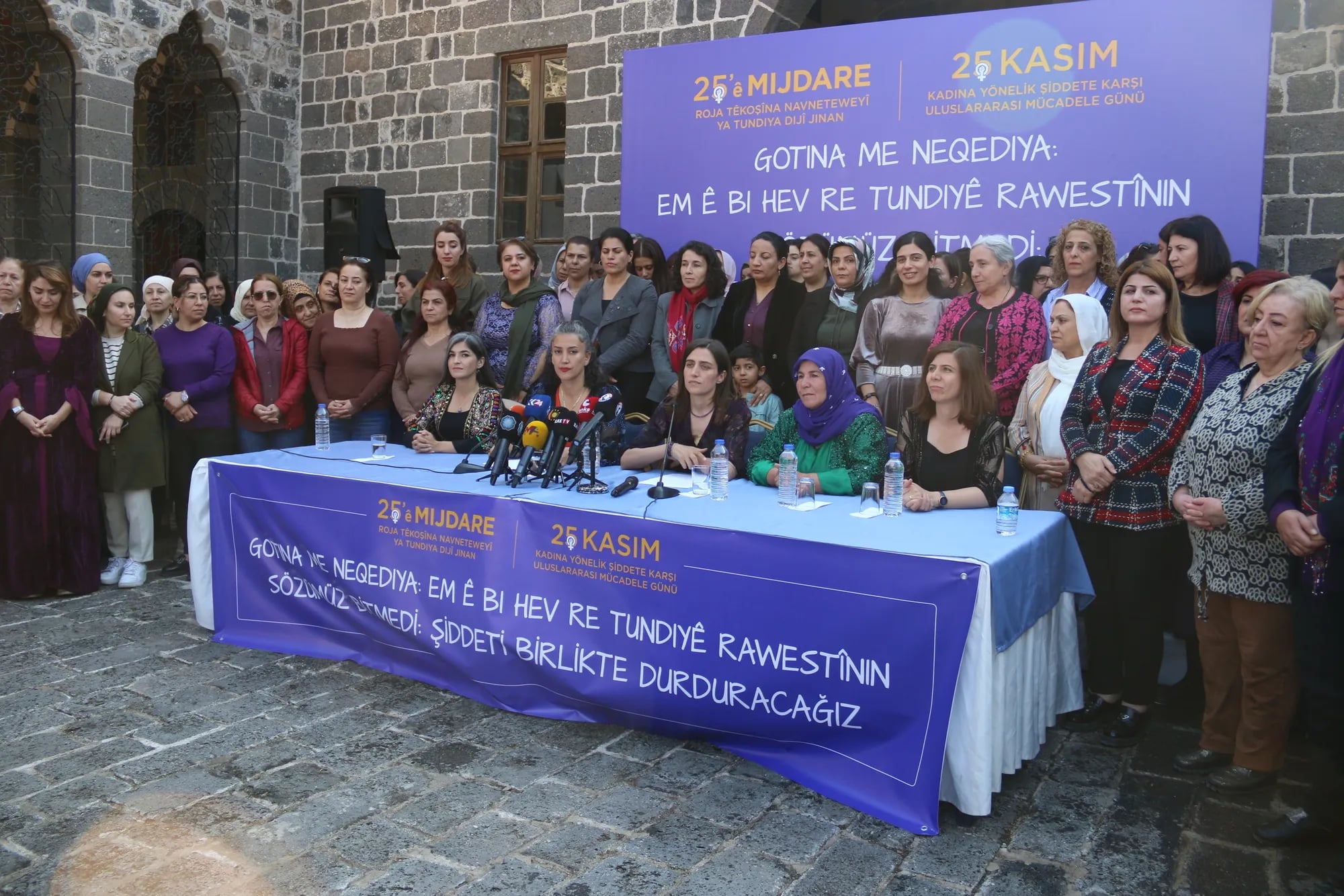 Hevşaredaran dest bi kampanyaya ‘Gotina me xelas nebûye’ kirin
