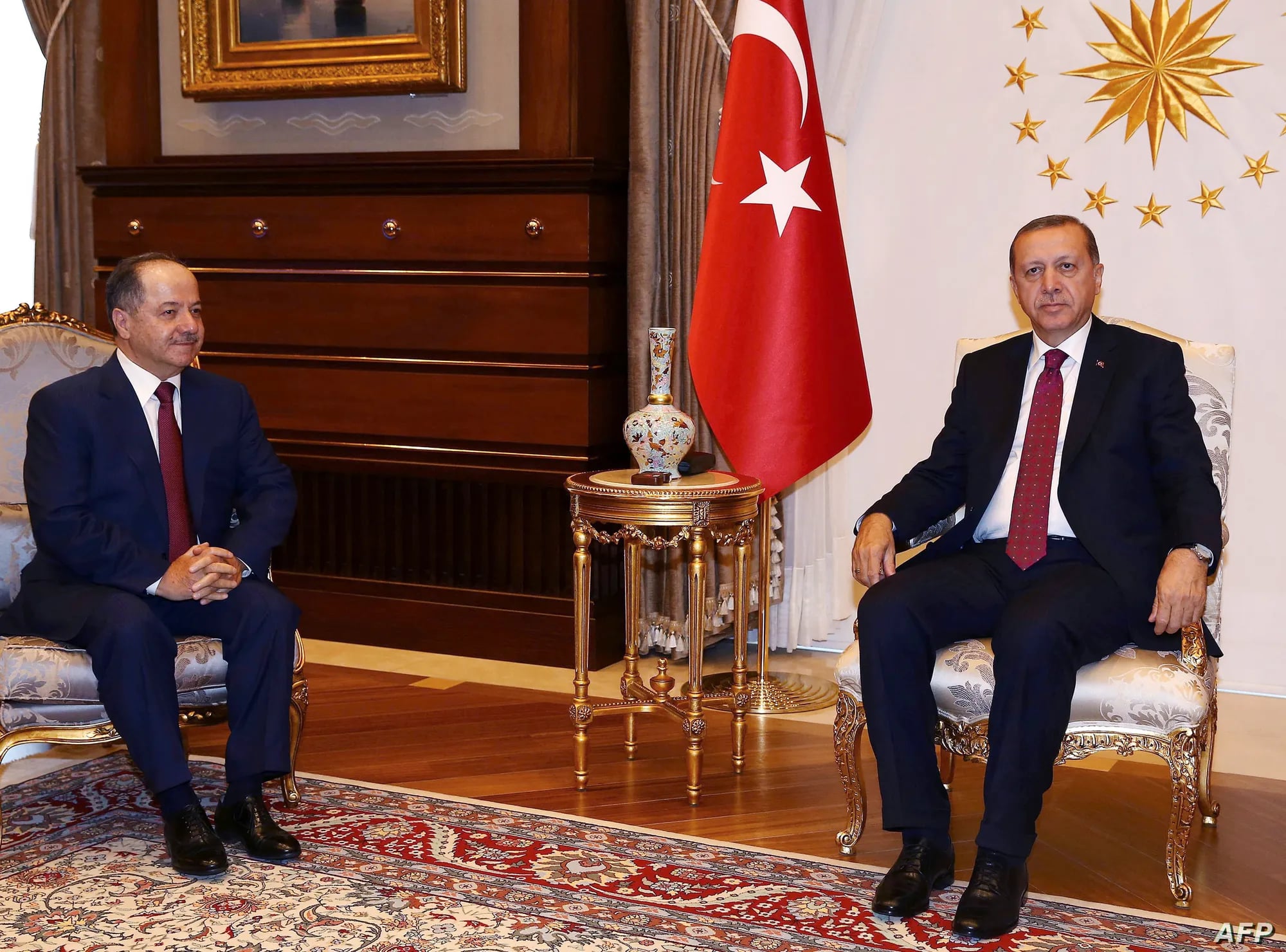 Ji her kesî re dîplomasî lê ji kurdan re malkambaxî