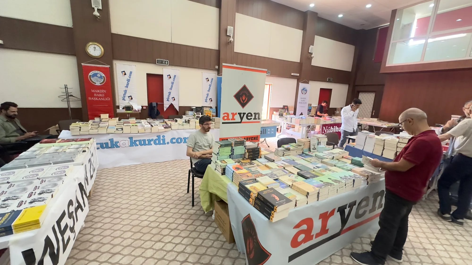 24 weşanxaneyên kurdî gihiştin xwînerên xwe