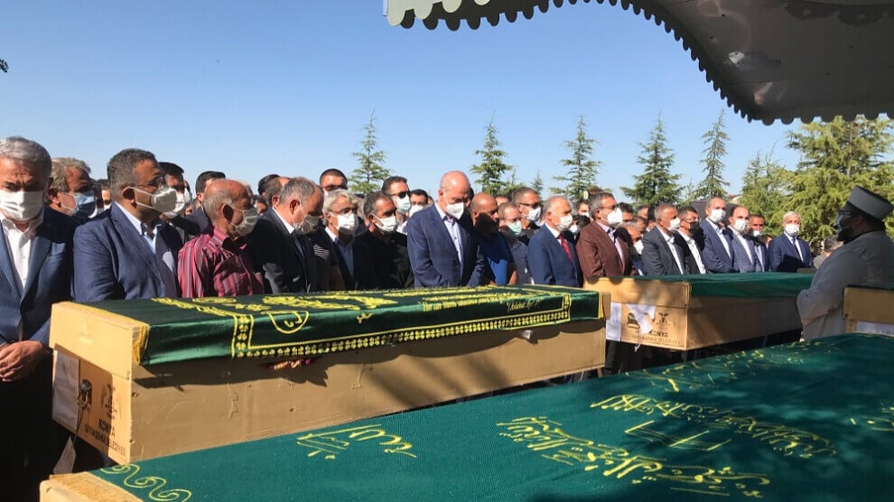Cenazayê 7 kurdan ameyî definkerdene