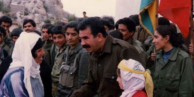 Pêşketina dualî û tekoşîna serdemê