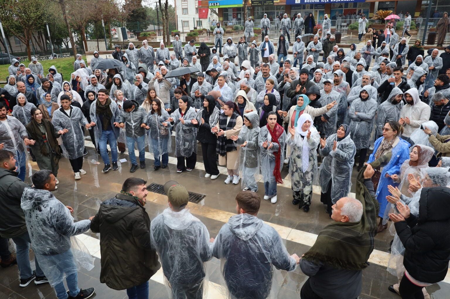 Di şahiya Rojbûna Rêberê Gelê Kurd de, daxwaza qebûl kirina Statuyê derket pêş