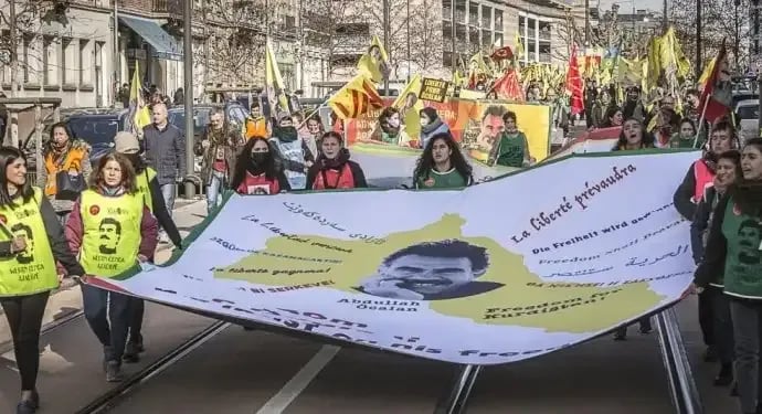 Salvegera 27an a Roja Reş