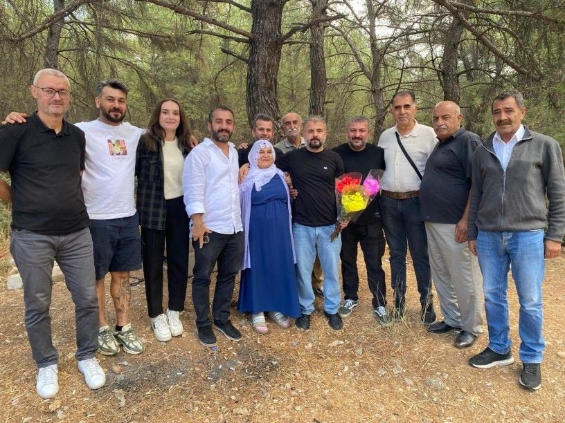 Cevher Ay hat berdan: Ji bo pêvajoyê bi kelecan im