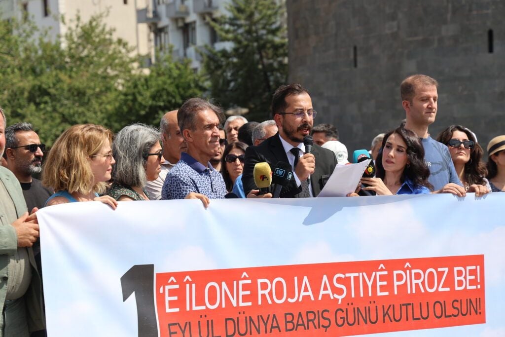 Divê banga aştiyê bibe rojeva pêşîn a Tirkiyeyê