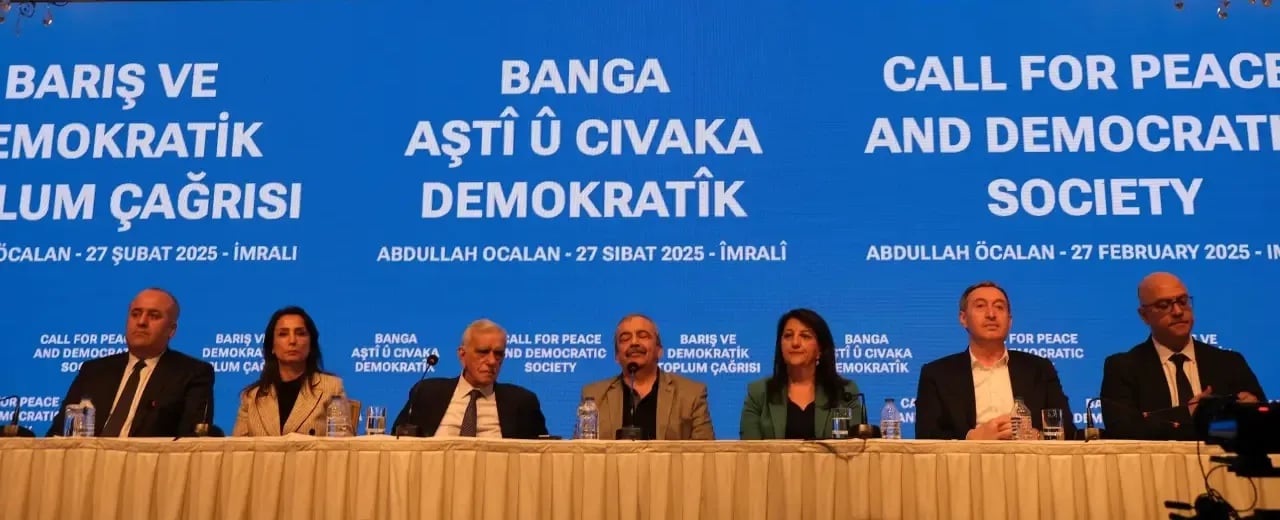 Ber bi înşaya azadî û demokrasiyê