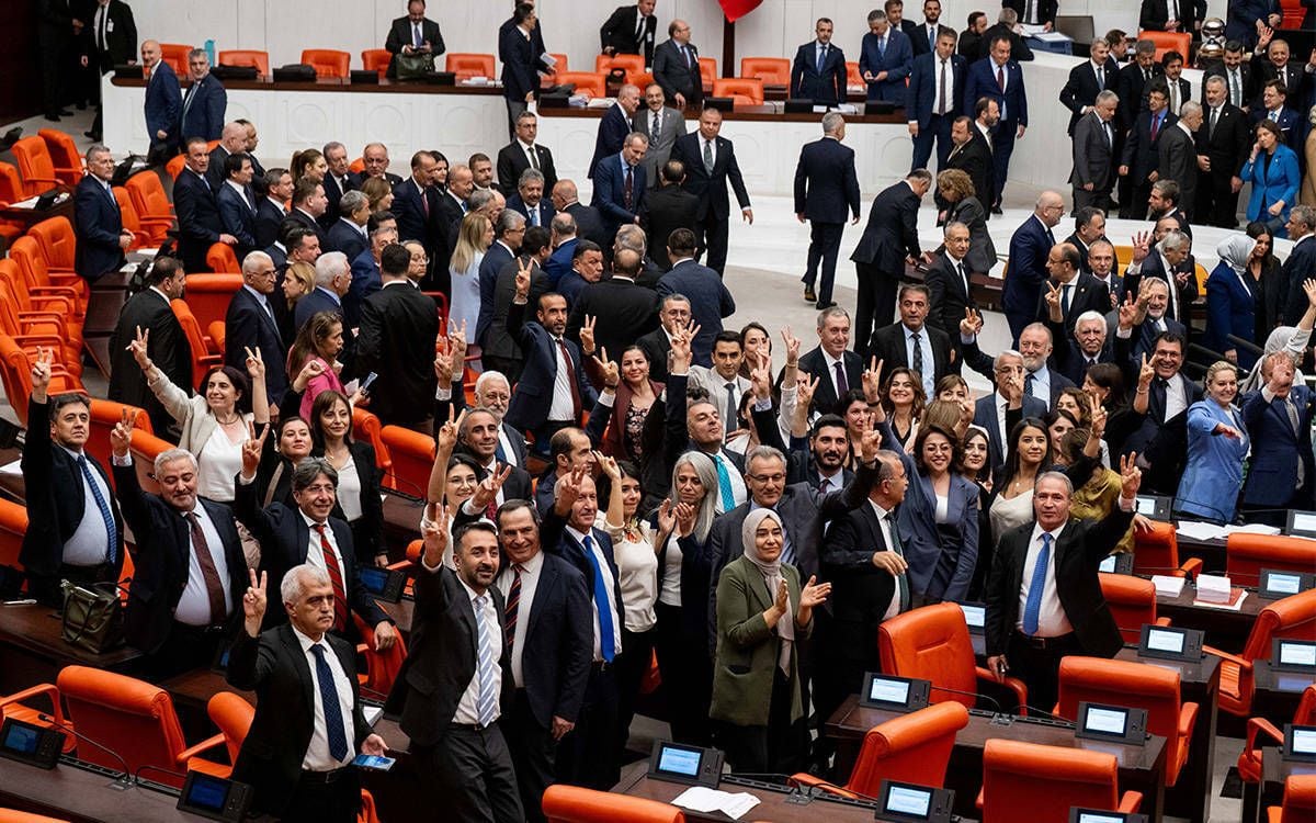 Merheleya krîtîk û erka gavên pratîk