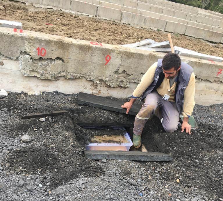 Ji bo veşartina li peyarêyê bi kes jî bê kes kirine