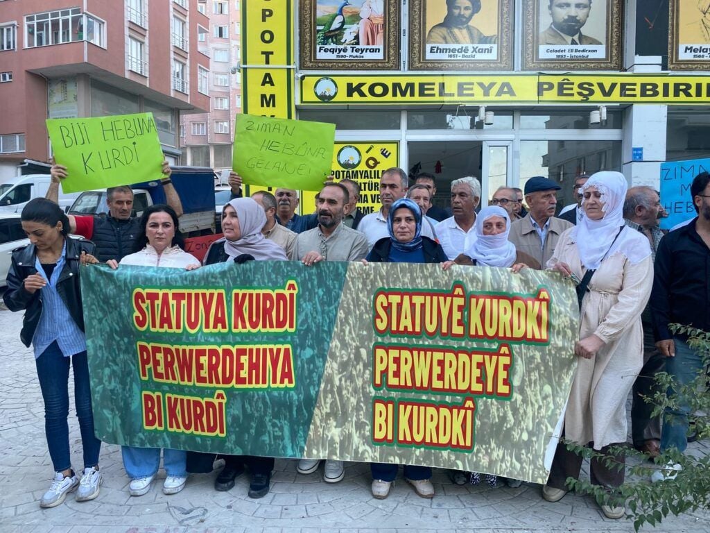 ‘Înkara zimanakî înkara gelekî ye’