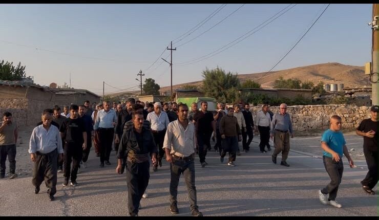 Mexmûriyan cenazeyê Seîd Çomlek bi girseyî oxir kirin
