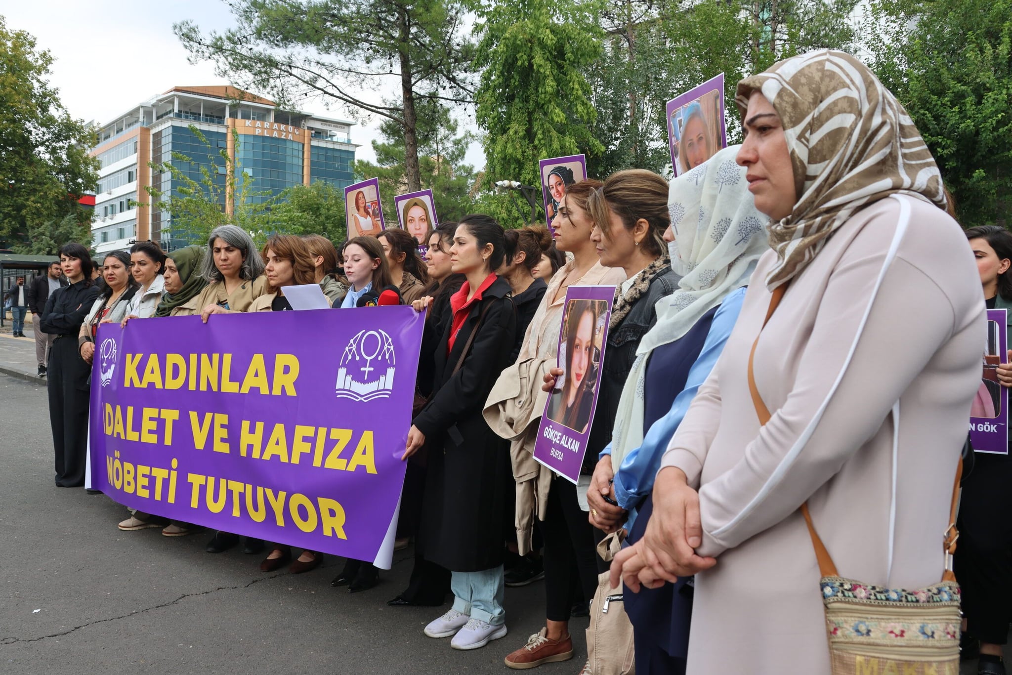'Heta pergala bêcezatiyê neyê guhertin tundî ranaweste'