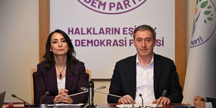 Hevserokên DEM Partiyê karkerên Elewî yên li Humusê bi bîr anîn