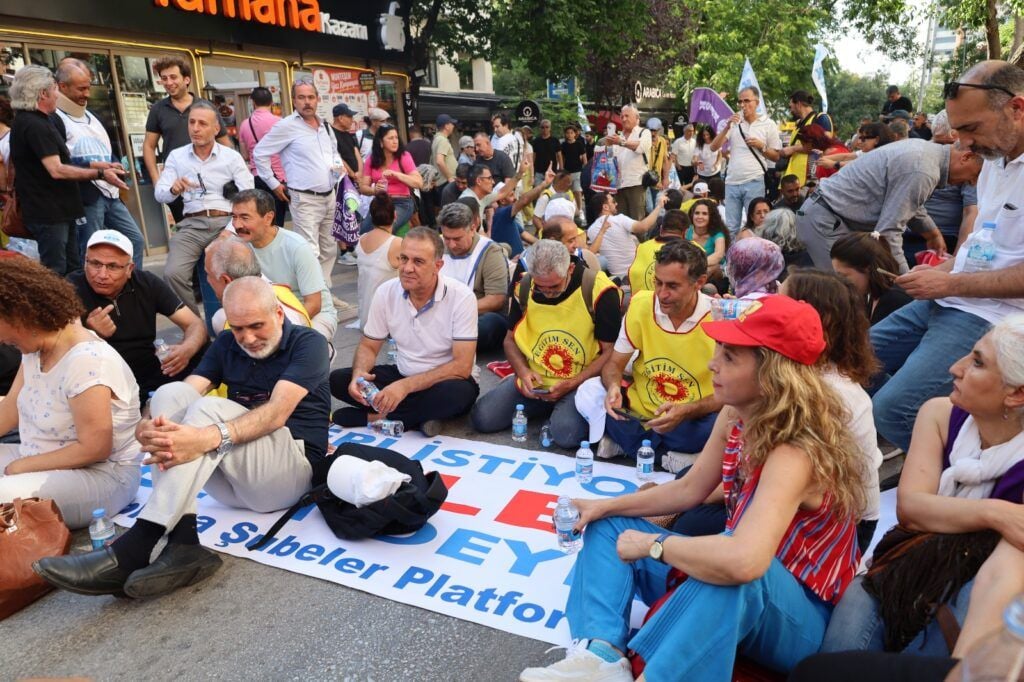 Polîsan êrîşî KESKiyan kir û gelek kes binçav kirin